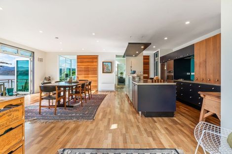 Photo of property in 365 Karaka Bay Road, Karaka Bays, Wellington, 6022