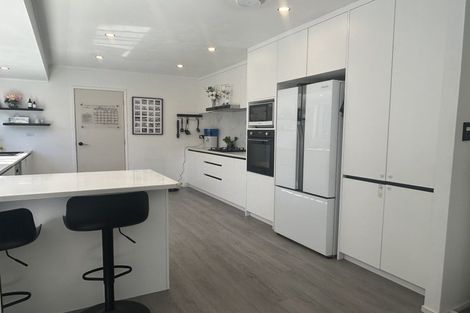 Photo of property in 24 Springtime Crescent, Stanmore Bay, Whangaparaoa, 0932