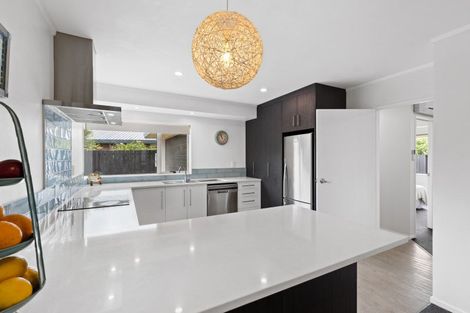 Photo of property in 43 Bouverie Crescent, Flagstaff, Hamilton, 3210