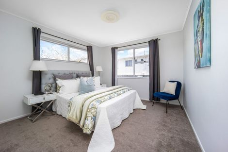 Photo of property in 90 Lantana Road, Green Bay, Auckland, 0604