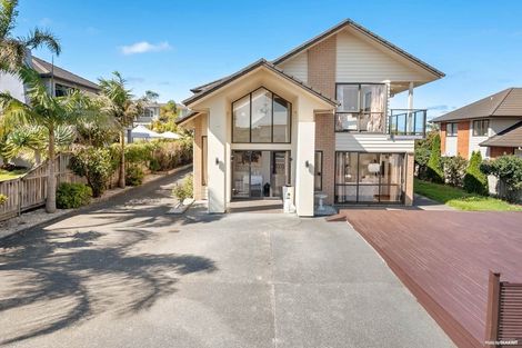 Photo of property in 21 Fairbairn Place, East Tamaki Heights, Auckland, 2016