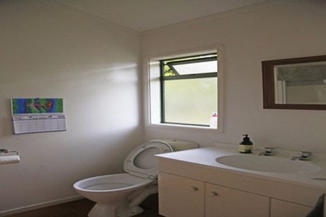 Photo of property in 1 Churchouse Road, Greenhithe, Auckland, 0632