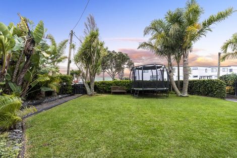Photo of property in 13 Elcoat Avenue, Henderson, Auckland, 0612