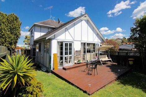 Photo of property in 1/10 Centorian Drive, Windsor Park, Auckland, 0632