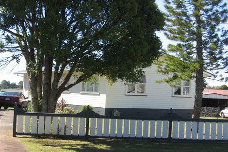 Photo of property in 78 Cobham Crescent, Kelston, Auckland, 0602