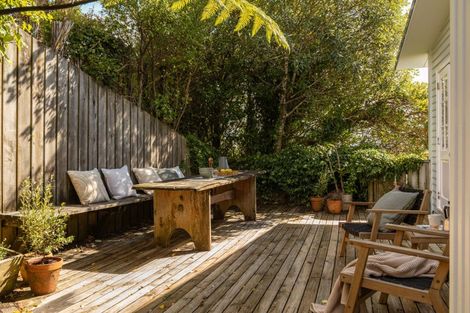 Photo of property in 2 Paparangi Crescent, Paparangi, Wellington, 6037