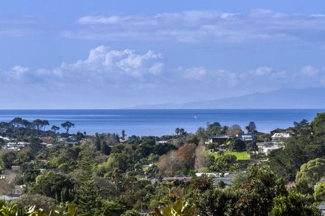 Photo of property in 3/133 Carlisle Road, Northcross, Auckland, 0632