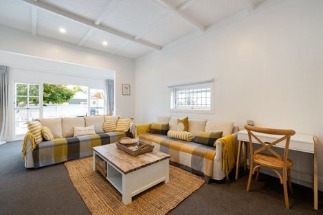 Photo of property in 23 Williams Street, Cambridge, 3434