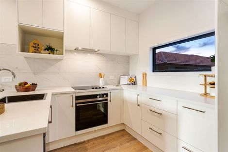 Photo of property in 9 Meg Lane, Glen Eden, 0602