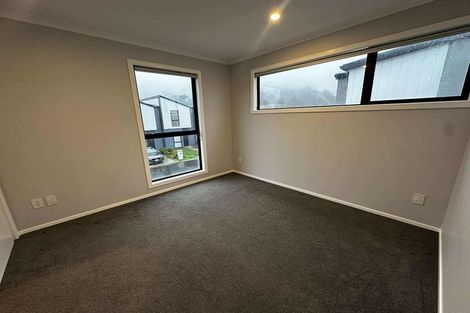 Photo of property in 4 Gloaming Lane, Wallaceville, Upper Hutt, 5018