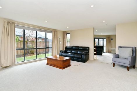 Photo of property in 27 Coolspring Way, Redwood, Christchurch, 8051
