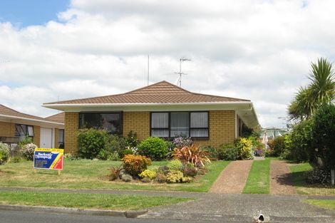 Photo of property in 1/45 Wellington Street, Pukekohe, 2120