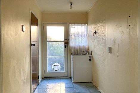 Photo of property in 2/89a Royal Road, Massey, Auckland, 0614