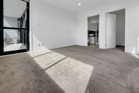 Photo of property in 2h/175 Hurstmere Road, Takapuna, Auckland, 0622