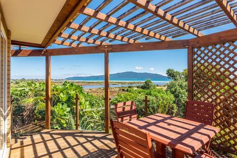 Photo of property in 174 Weggery Drive, Waikanae Beach, Waikanae, 5036