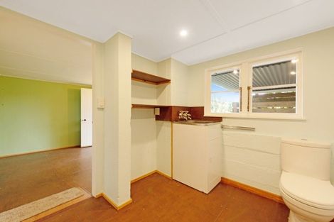 Photo of property in 2 Lambeth Road, Northland, Wellington, 6012