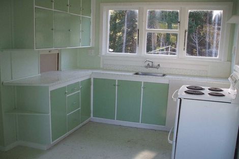 Photo of property in 11 York Place, Cannons Creek, Porirua, 5024