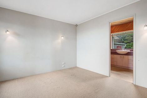 Photo of property in 9 Maire Road, Orewa, 0931