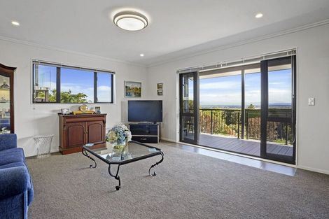 Photo of property in 11 Hilltop Lane, Mount Pleasant, Christchurch, 8081