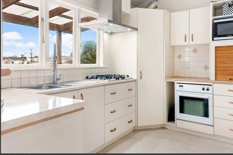 Photo of property in 27 Bruce Road, Glenfield, Auckland, 0629