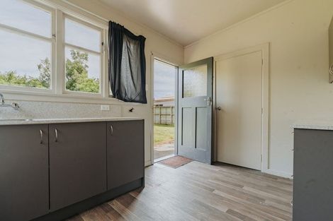 Photo of property in 28 Burns Street, Milton, 9220