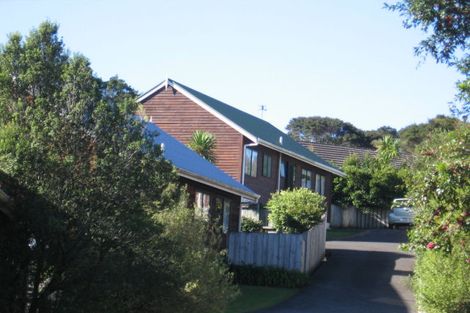 Photo of property in 1/85 Kaurilands Road, Titirangi, Auckland, 0604