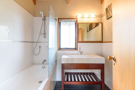 Photo of property in 16 Braemar Road, Castor Bay, Auckland, 0620