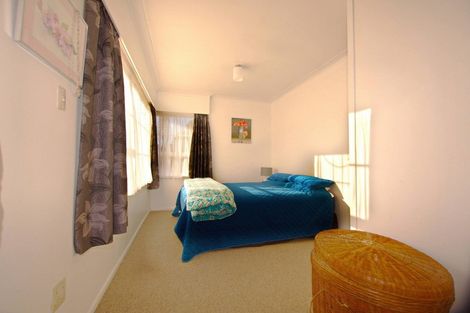 Photo of property in 5 Braebank Lane, Te Atatu South, Auckland, 0610