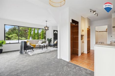 Photo of property in 35 August Street, Stokes Valley, Lower Hutt, 5019