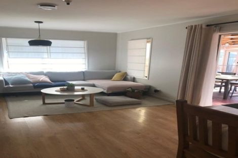 Photo of property in 66a Parrs Cross Road, Henderson, Auckland, 0612