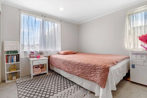 Photo of property in 13 Ritchie Crescent, Takanini, 2112