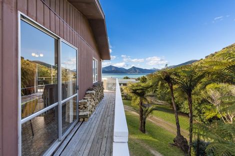 Photo of property in 240 Moetapu Bay Road, Moetapu Bay, Linkwater, 7282