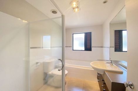 Photo of property in 60 Baverstock Road, Flat Bush, Auckland, 2016