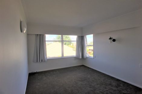 Photo of property in 3/270 Wairau Road, Glenfield, Auckland, 0627