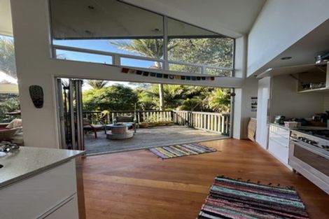 Photo of property in 282 Motutara Road, Muriwai, Waimauku, 0881