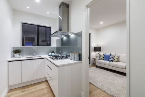 Photo of property in 42 Fernhill Way, Oteha, Auckland, 0632