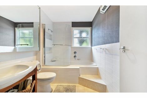 Photo of property in 75 Saddleback Rise, Murrays Bay, Auckland, 0630