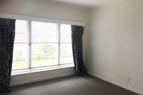 Photo of property in 12 Tiroroa Avenue, Te Atatu South, Auckland, 0610