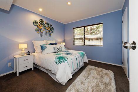 Photo of property in 3 Avonleigh Road, Green Bay, Auckland, 0604