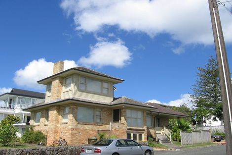 Photo of property in 85 Stanley Point Road, Stanley Point, Auckland, 0624