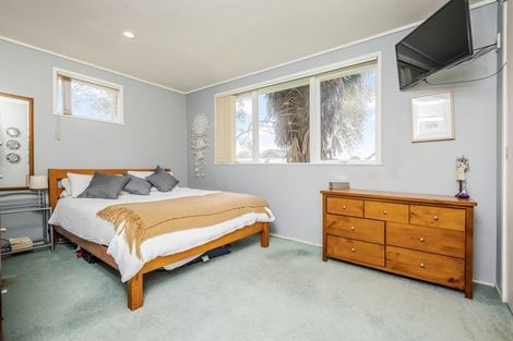 Photo of property in 3 Marybeth Place, Rosehill, Papakura, 2113