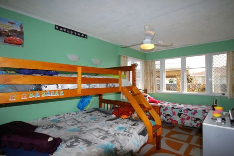 Photo of property in 8 Fox Place, Cloverlea, Palmerston North, 4412