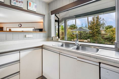 Photo of property in 8 Parkland Place, Whitianga, 3510