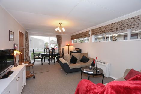 Photo of property in 10 Rainforth Street, Roslyn, Palmerston North, 4414