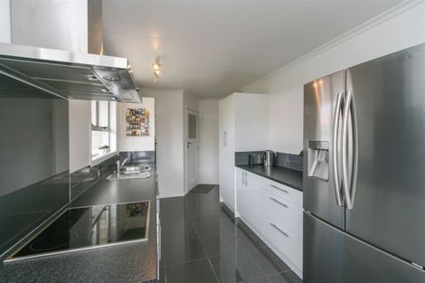 Photo of property in 3 Karaka Street, Inglewood, 4330