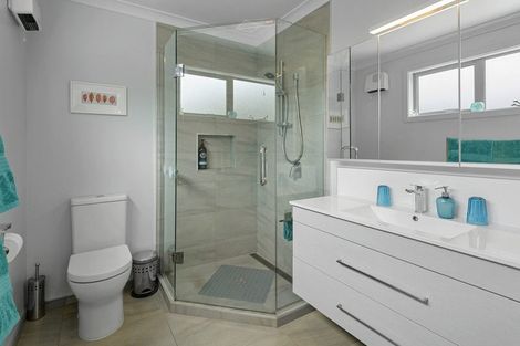 Photo of property in 4 Aubrey Lane, Cracroft, Christchurch, 8022