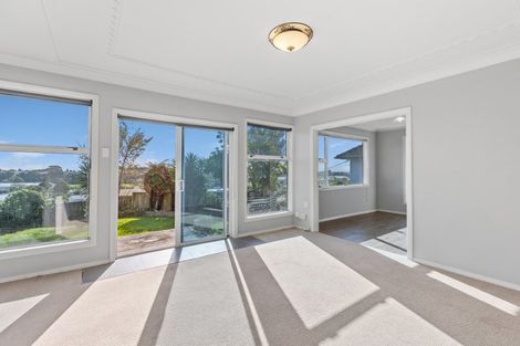 Photo of property in 31 Queens Road, Glen Avon, New Plymouth, 4312