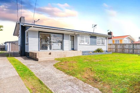 Photo of property in 37 Yvonne Street, Melville, Hamilton, 3206