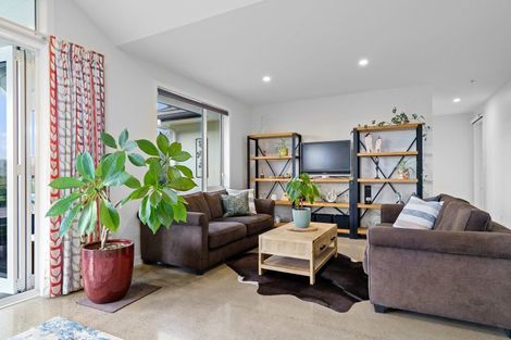 Photo of property in 13 Alan Livingston Drive, Cambridge, 3434