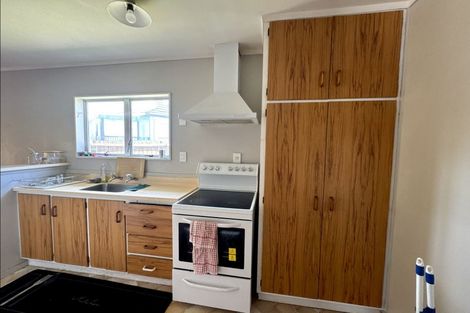 Photo of property in 2/7 Constance Place, Clover Park, Auckland, 2019